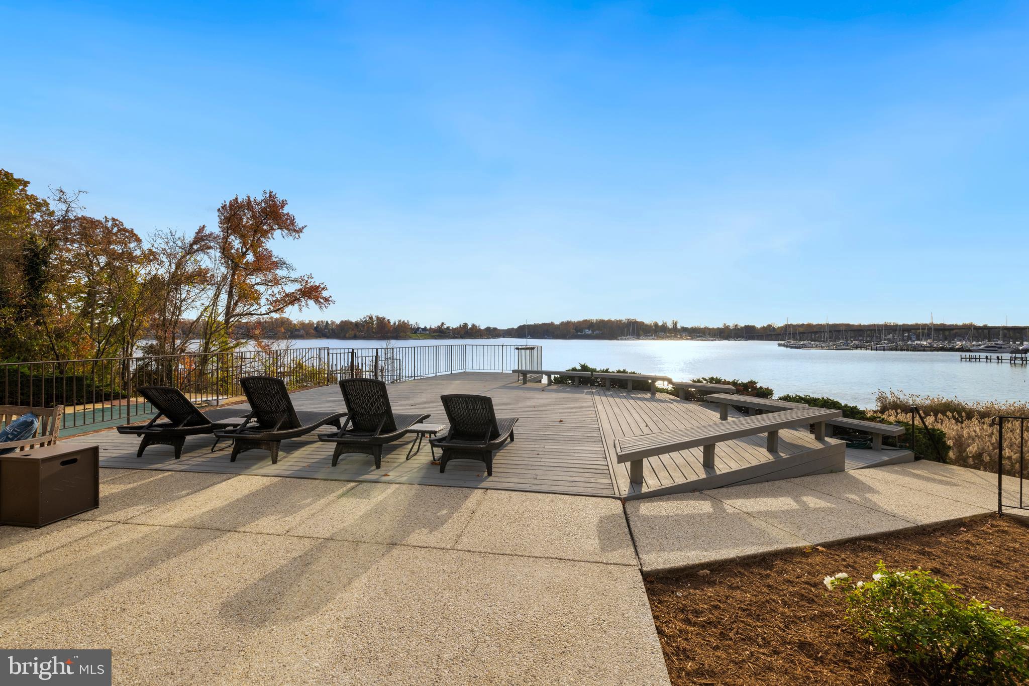 SHADOW POINT - Residential