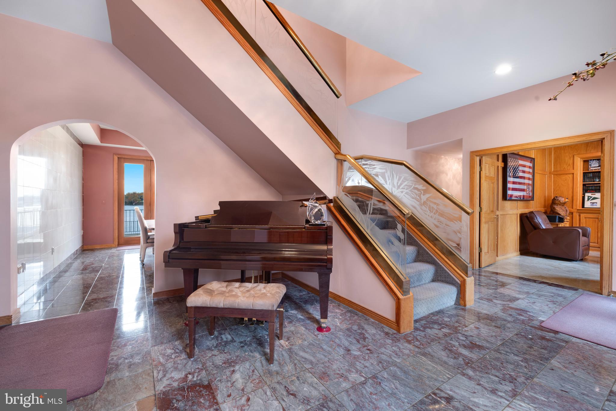 SHADOW POINT - Residential