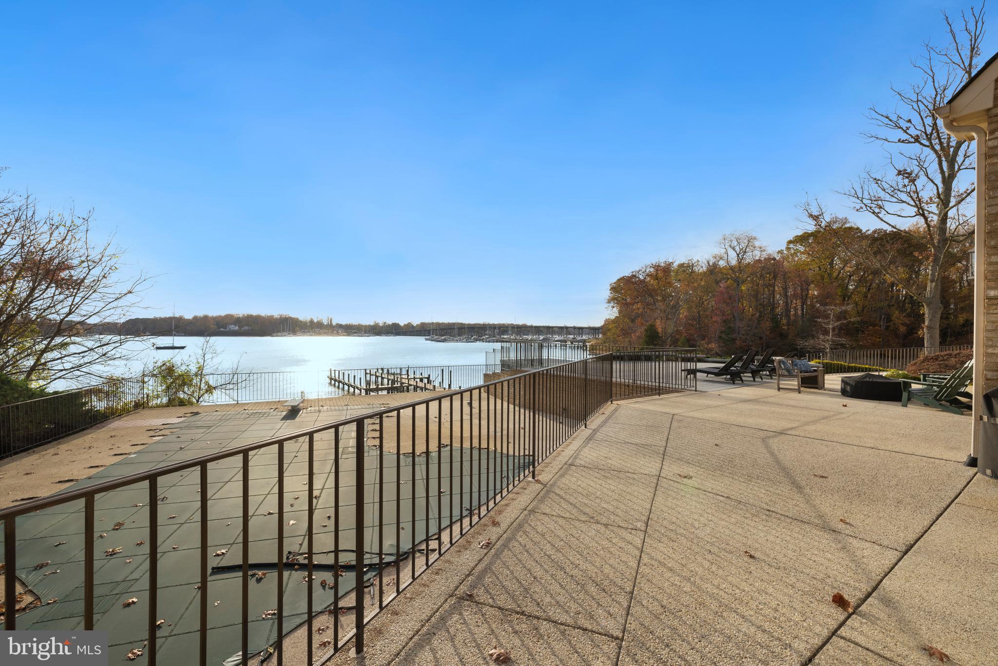 SHADOW POINT - Residential