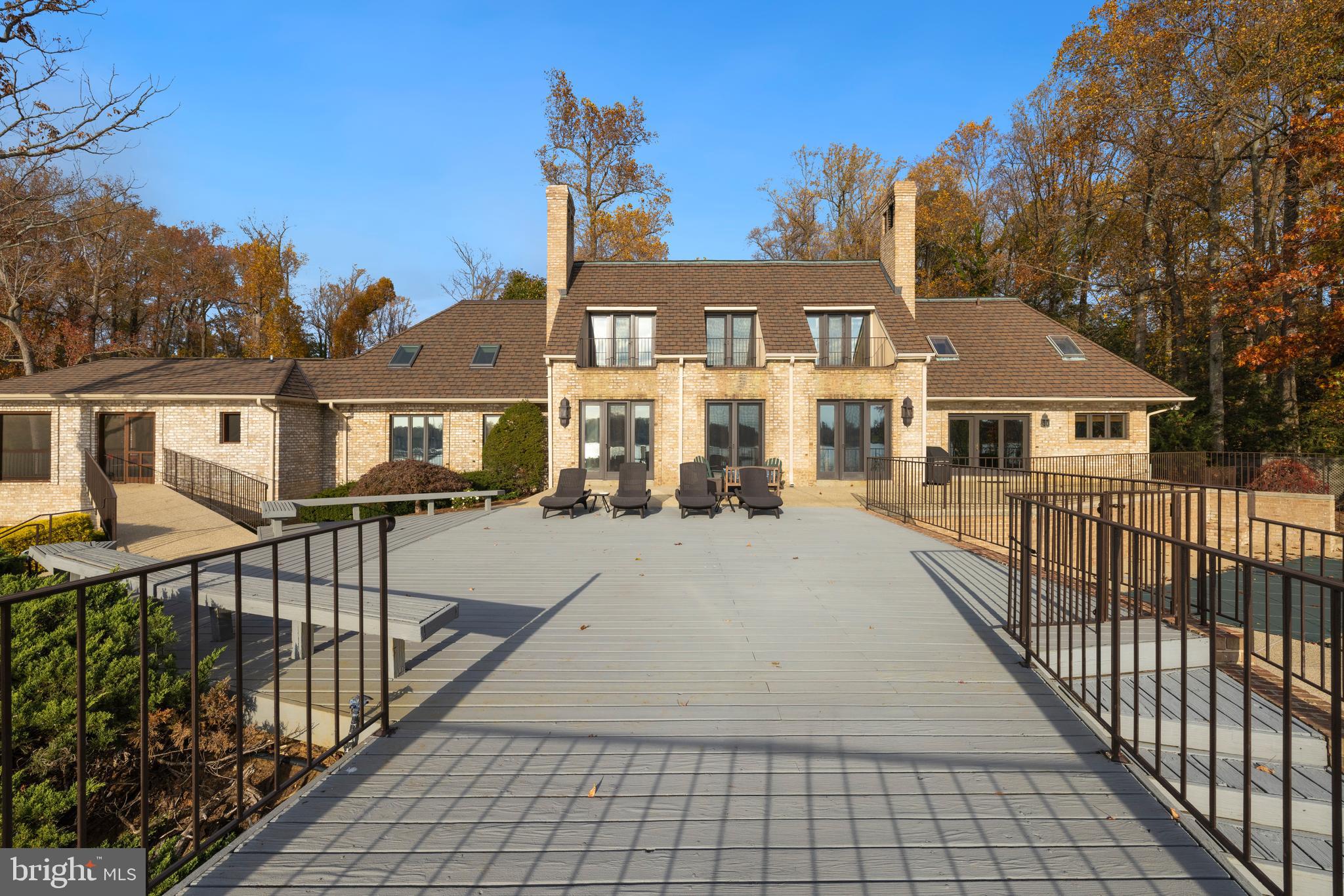 SHADOW POINT - Residential