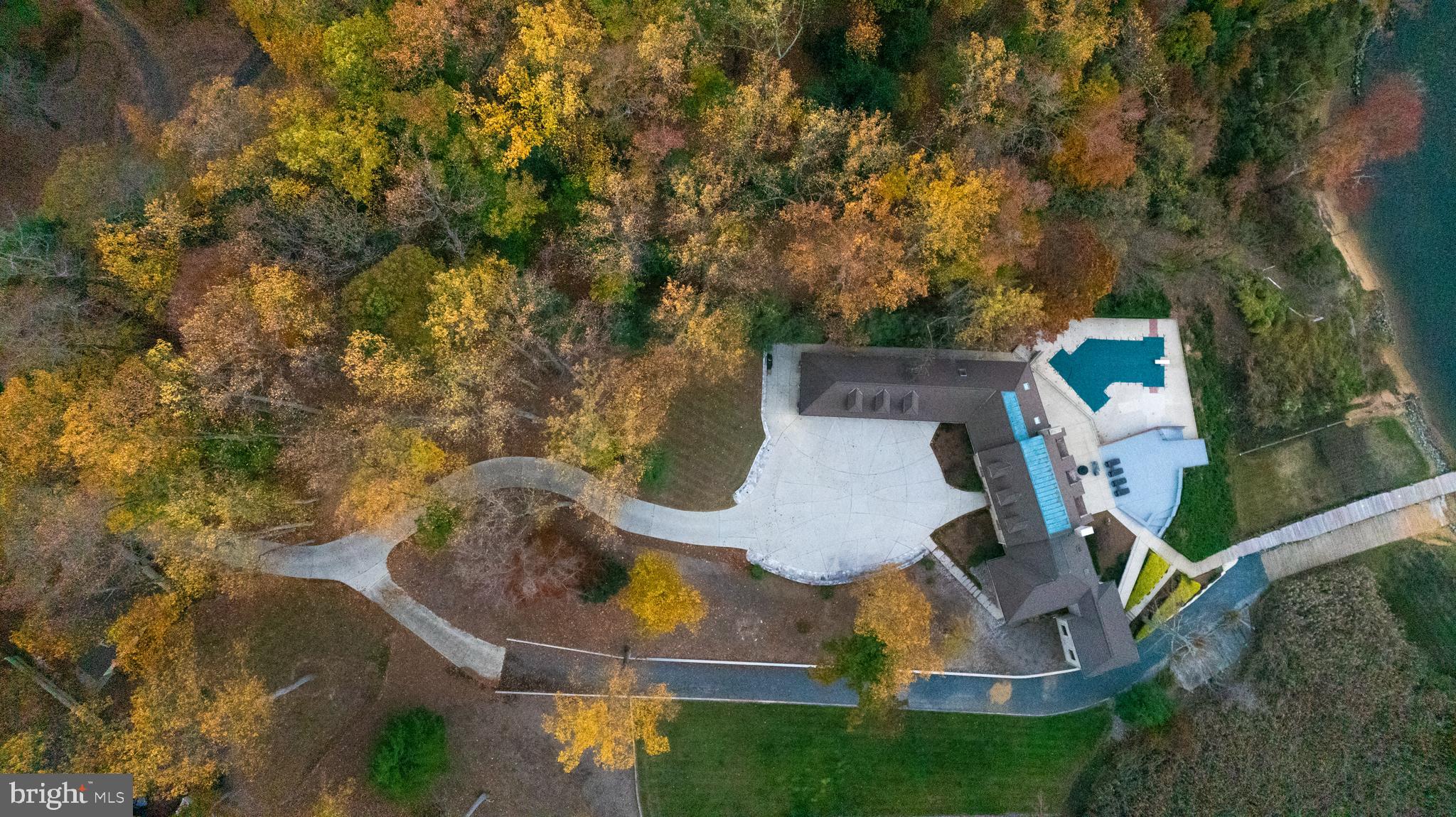 SHADOW POINT - Residential