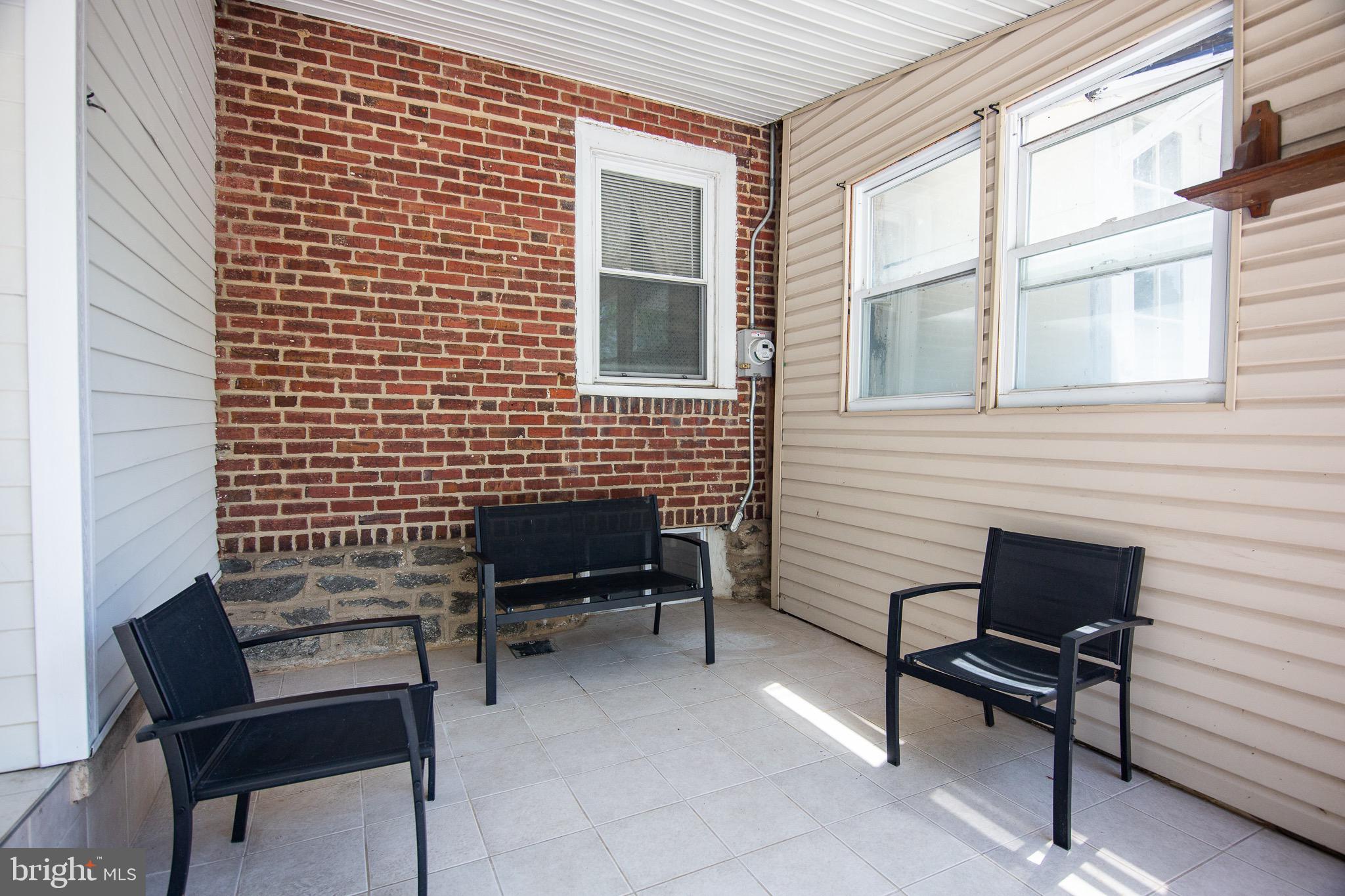 OXFORD CIRCLE - Residential