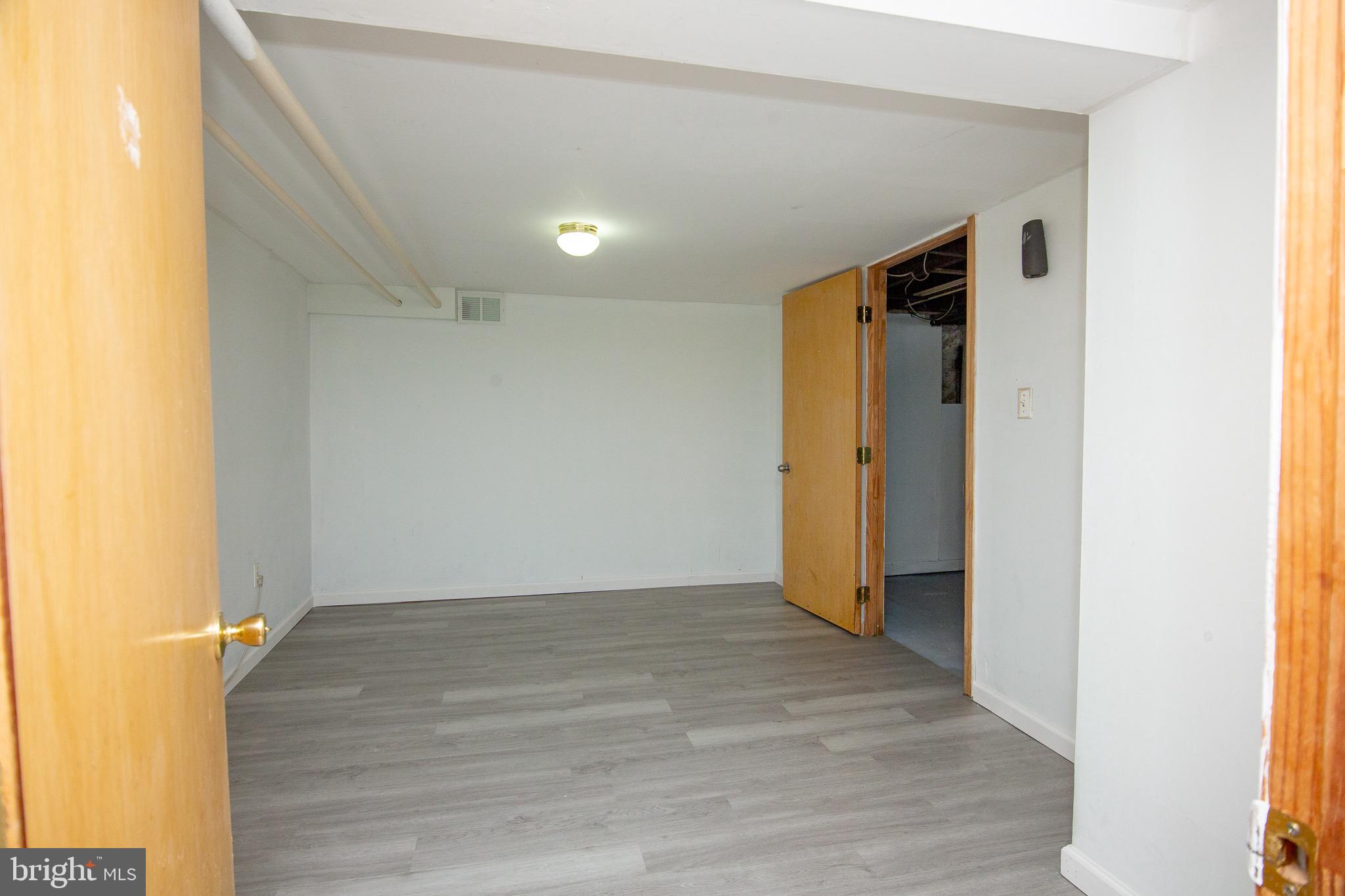 OXFORD CIRCLE - Residential