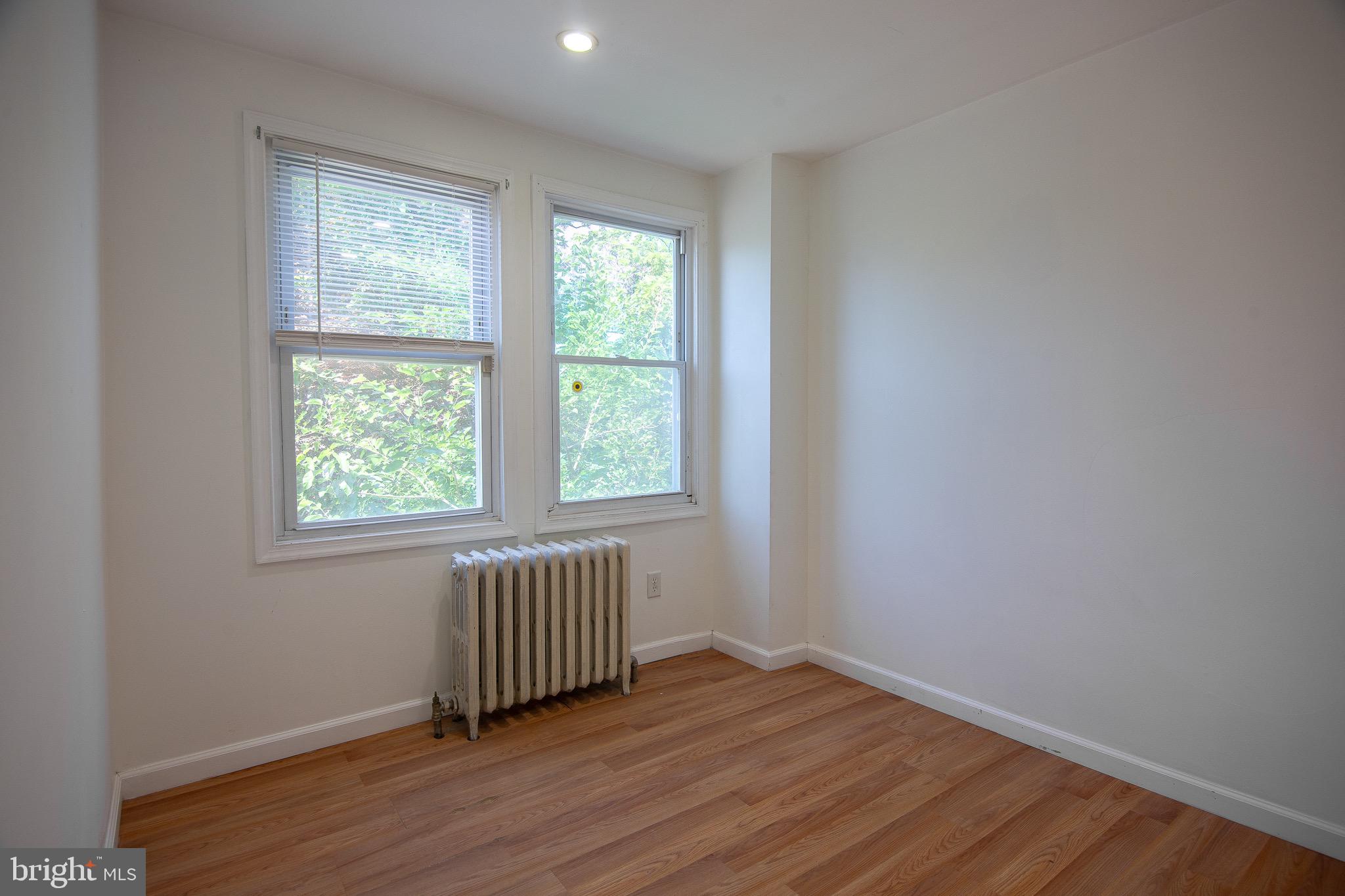 OXFORD CIRCLE - Residential