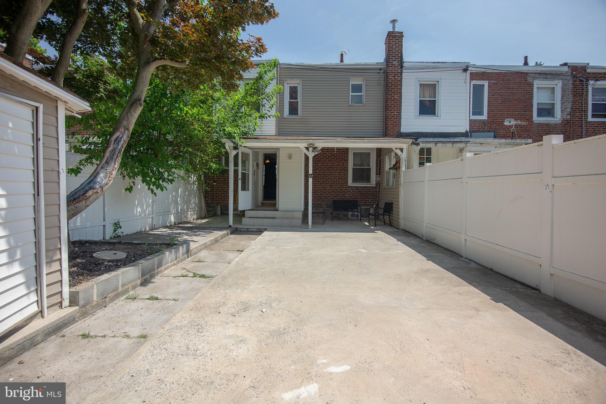 OXFORD CIRCLE - Residential