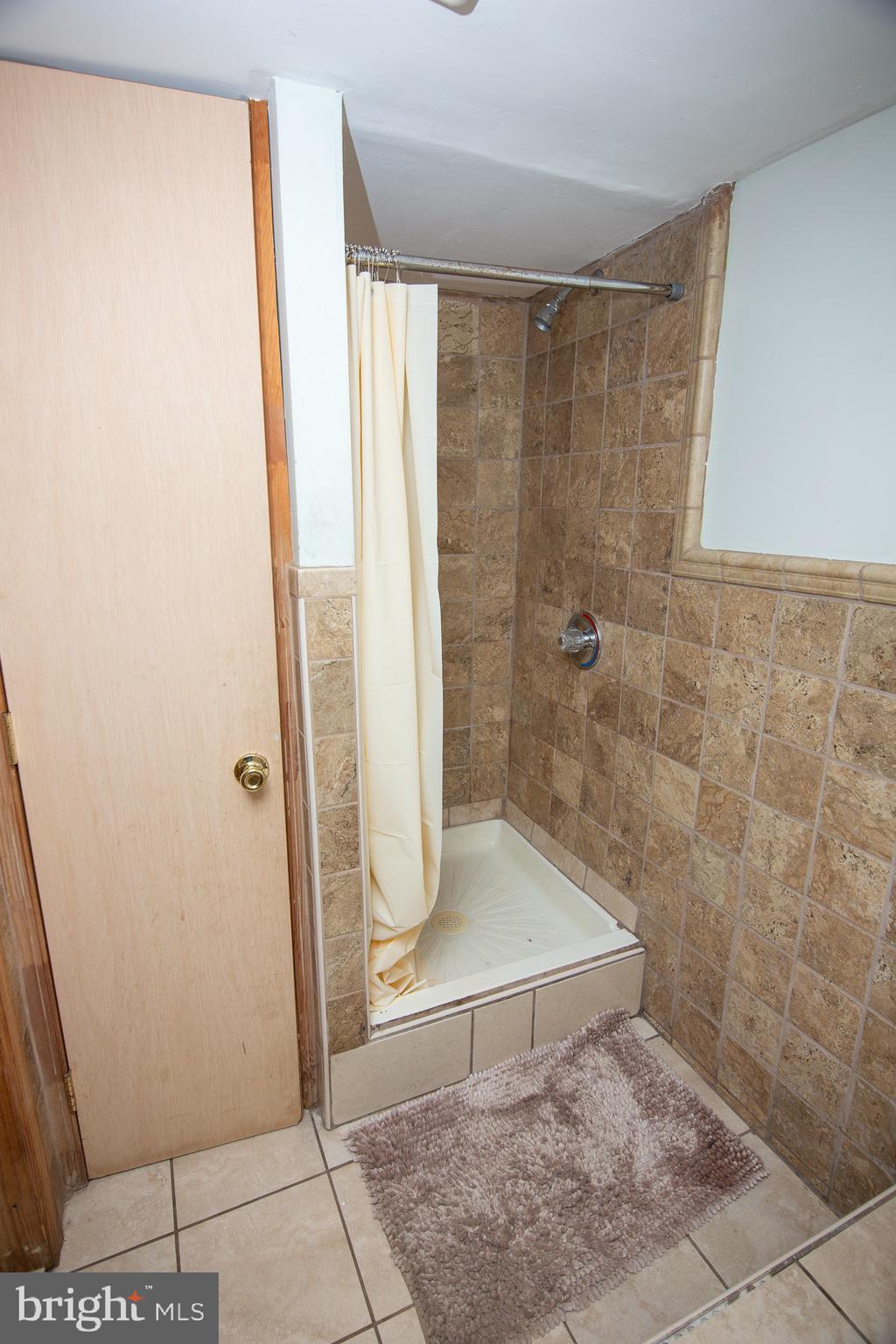 OXFORD CIRCLE - Residential