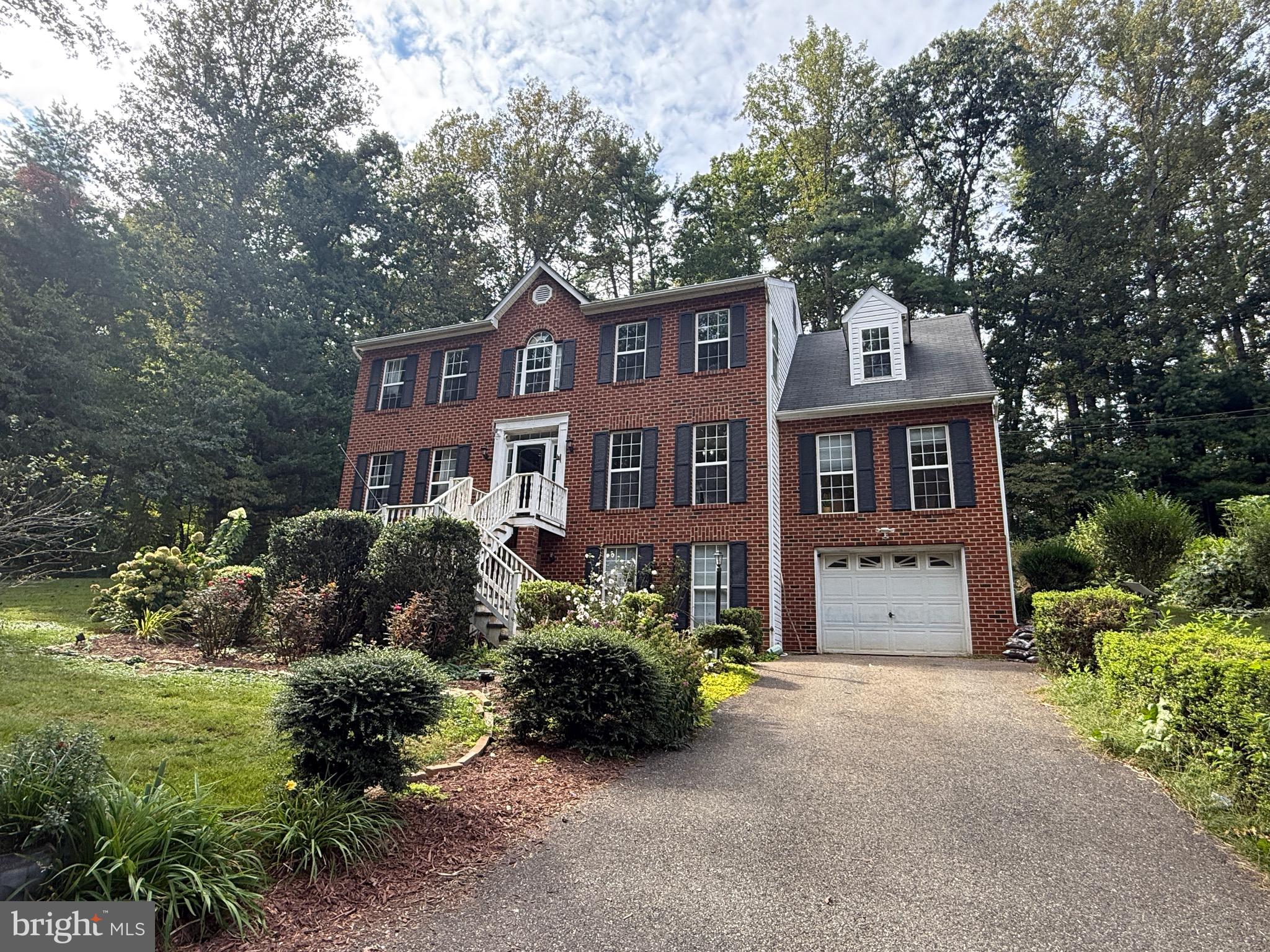 THE OAKS - Residential