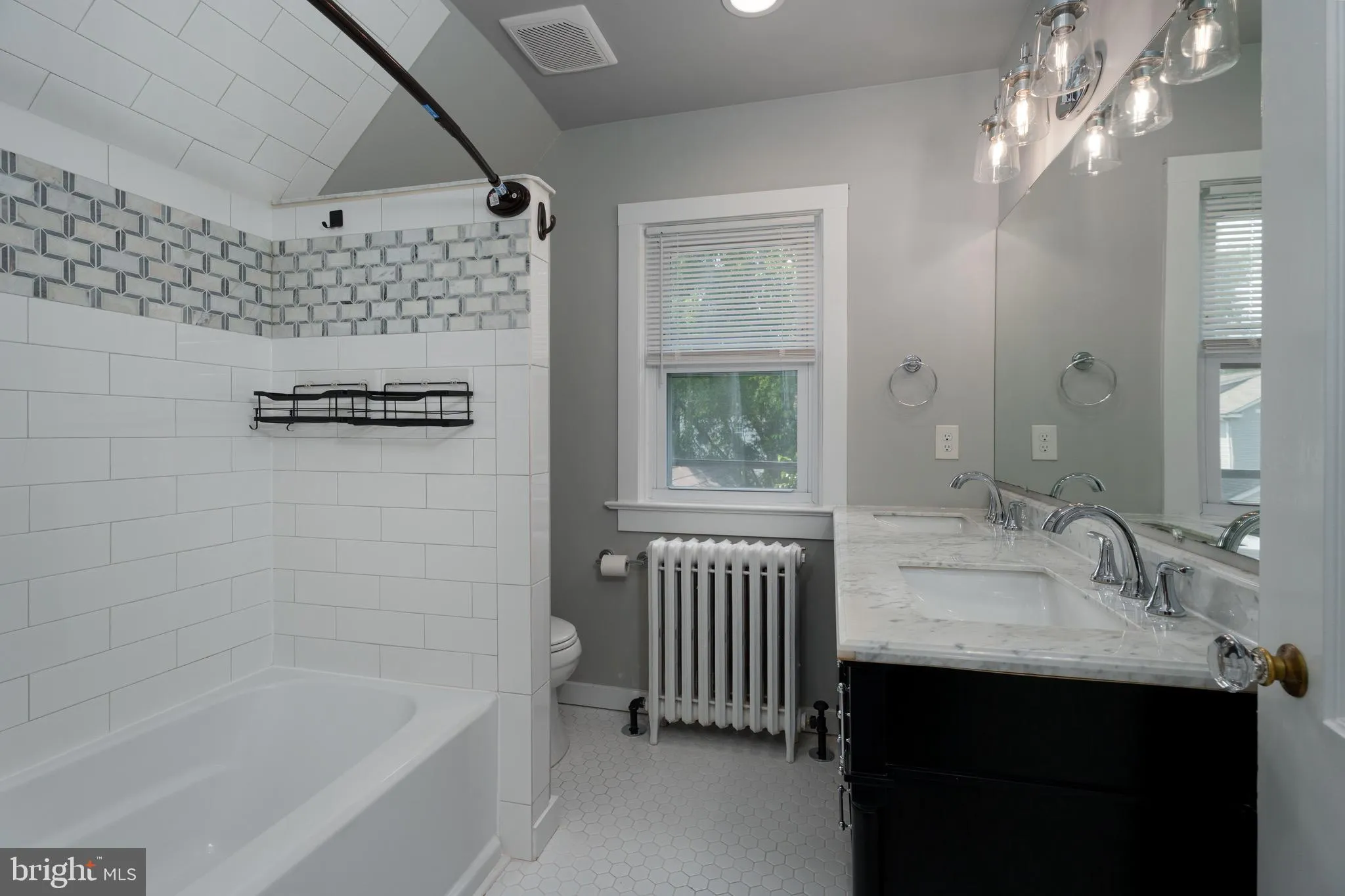 Ewing, New Jersey 08618, United States, 3 Bedrooms Bedrooms, ,1 BathroomBathrooms,Residential,Active,163272