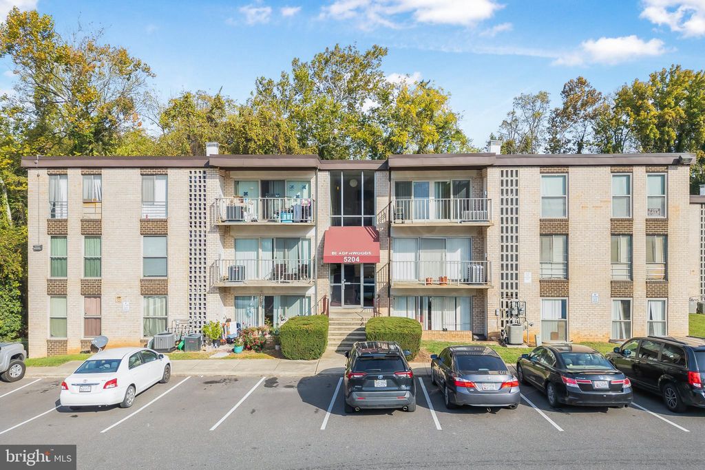 Photo of 5204 Newton Street #304, BLADENSBURG, MD 20710 (MLS # MDPG2180390)
