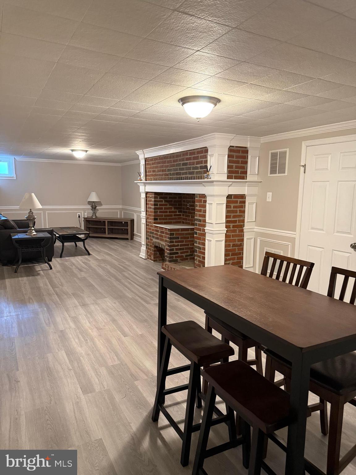 CRESTWOOD - Residential