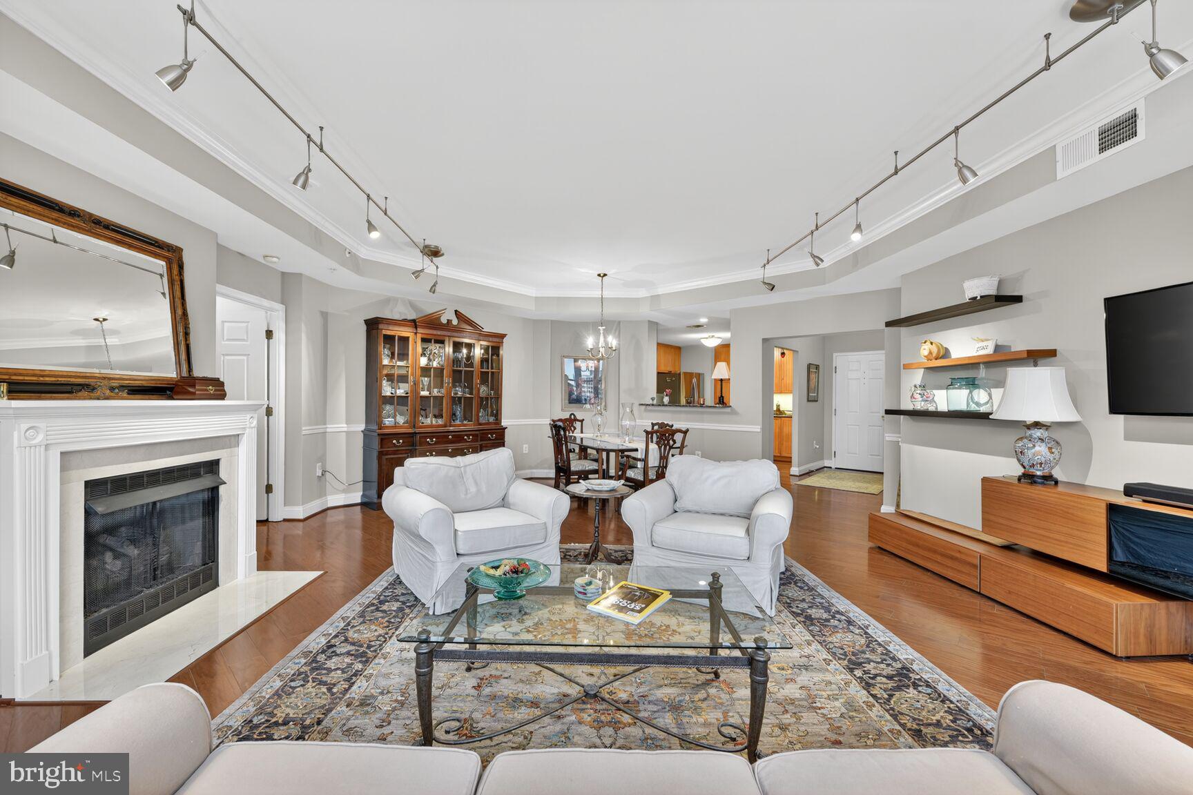 STRATFORD HOUSE - Residential