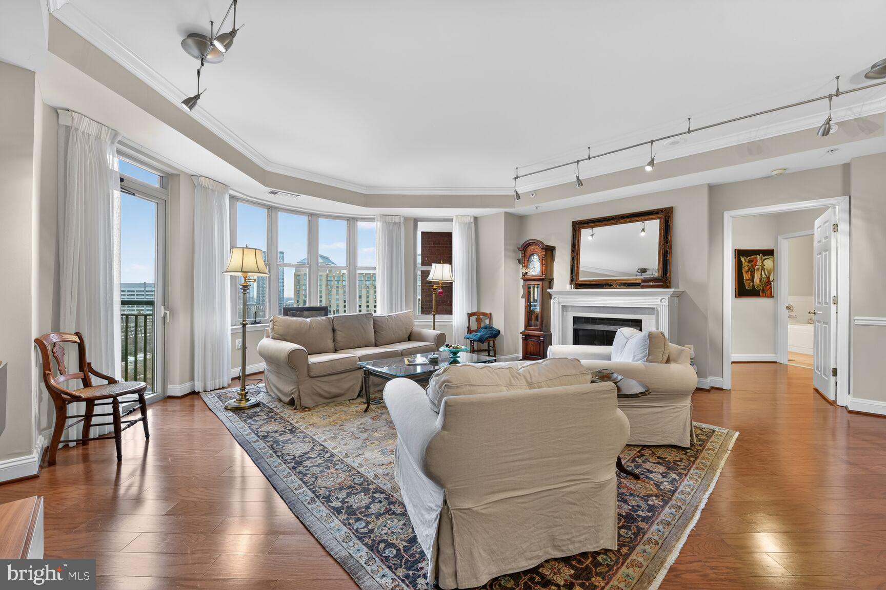 STRATFORD HOUSE - Residential