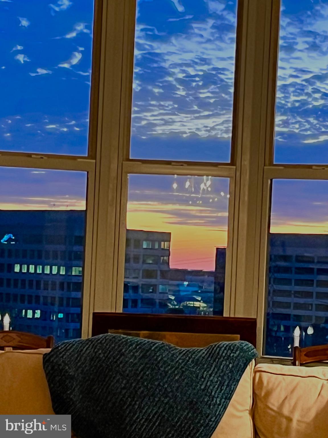 STRATFORD HOUSE - Residential