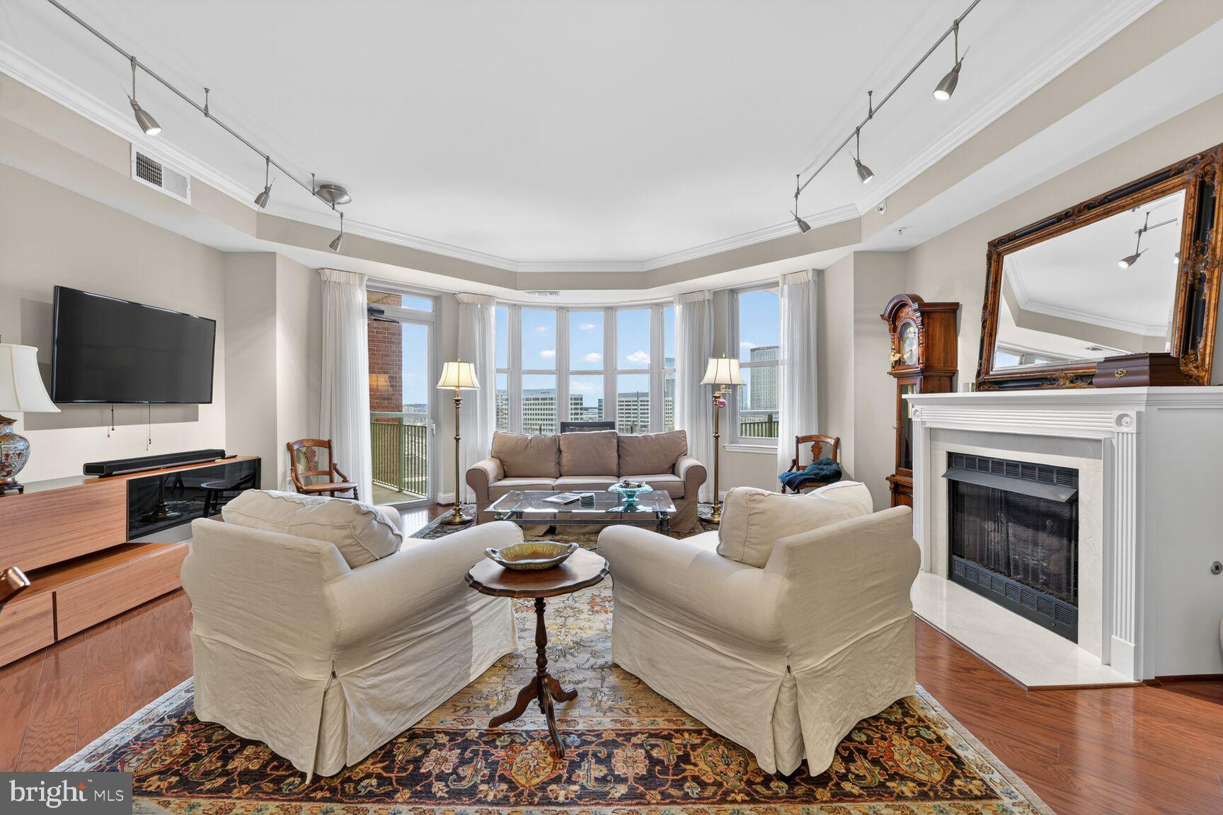 STRATFORD HOUSE - Residential