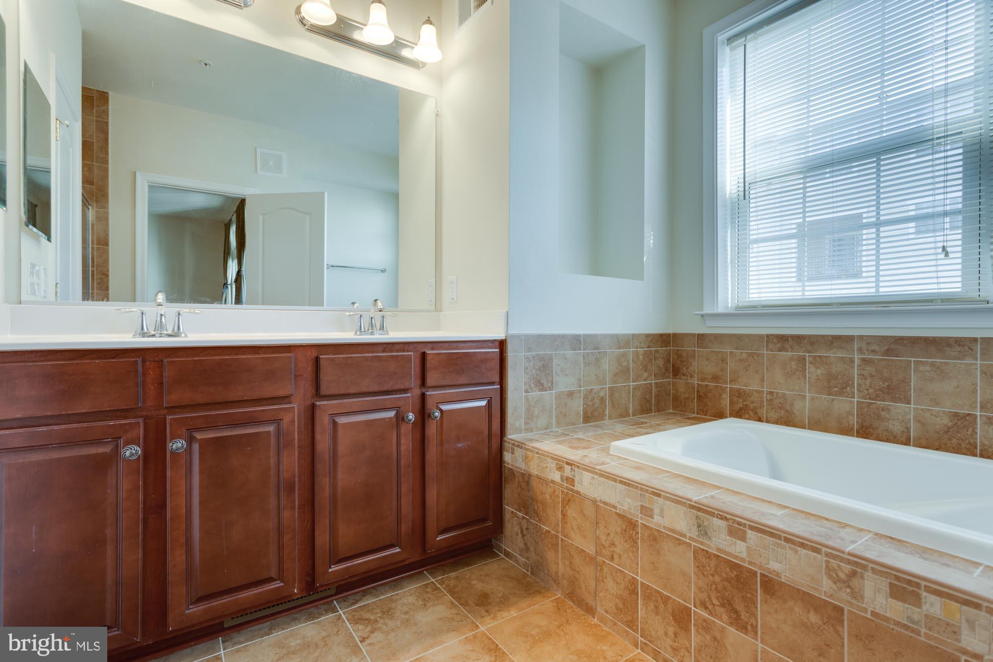 RESIDENCES AT BRAMBLETON - Residential Lease