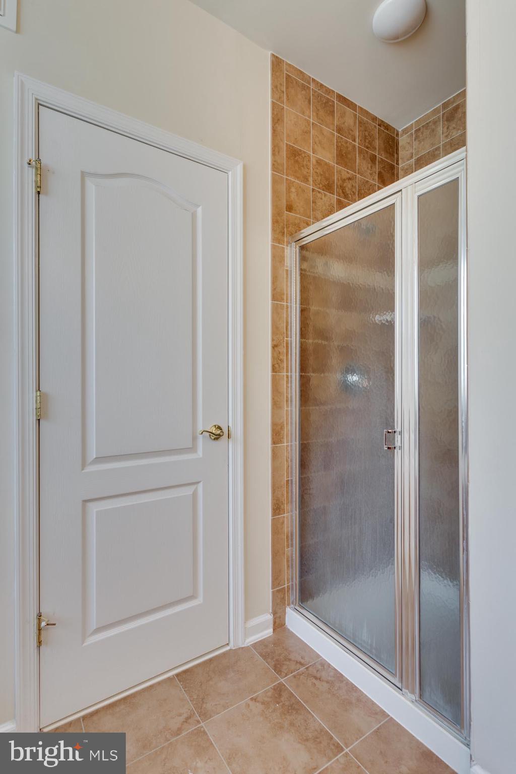 RESIDENCES AT BRAMBLETON - Residential Lease