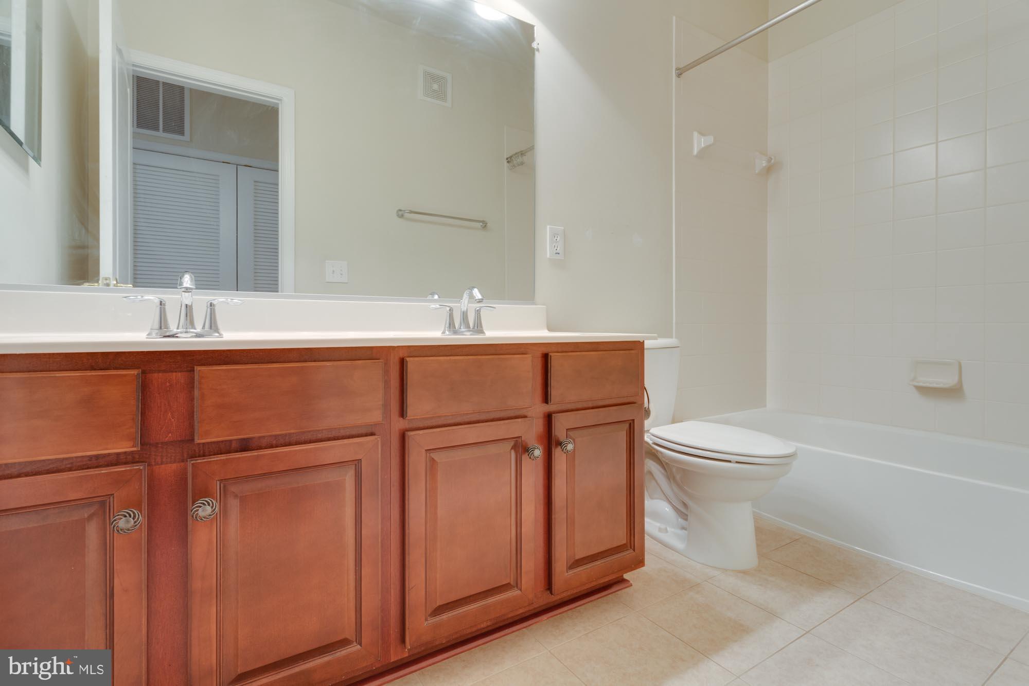 RESIDENCES AT BRAMBLETON - Residential Lease