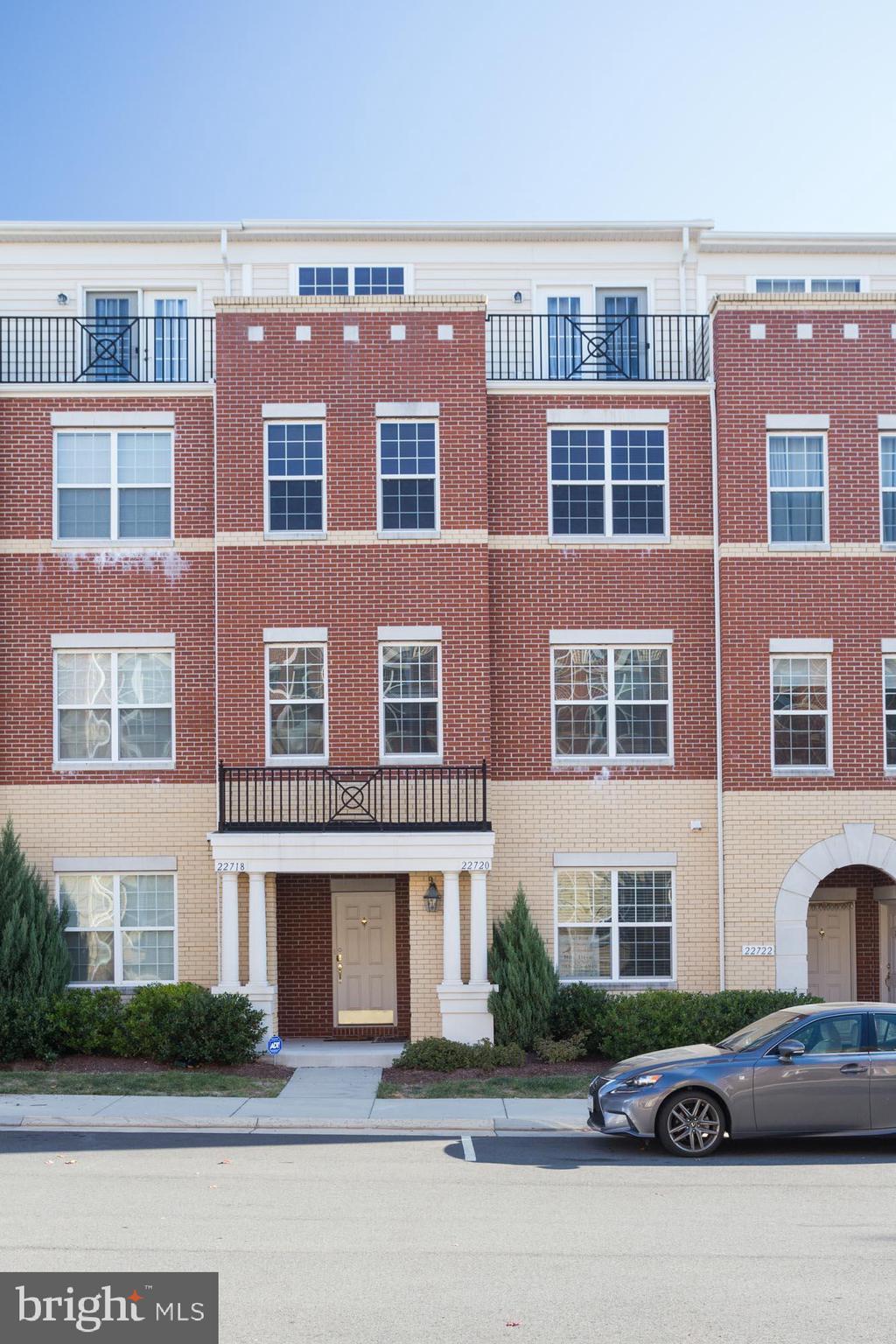 RESIDENCES AT BRAMBLETON - Residential Lease