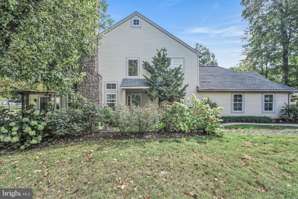 Photo of 104 Hawk Valley Lane, Denver, PA 17517 (MLS # PALA2040670)