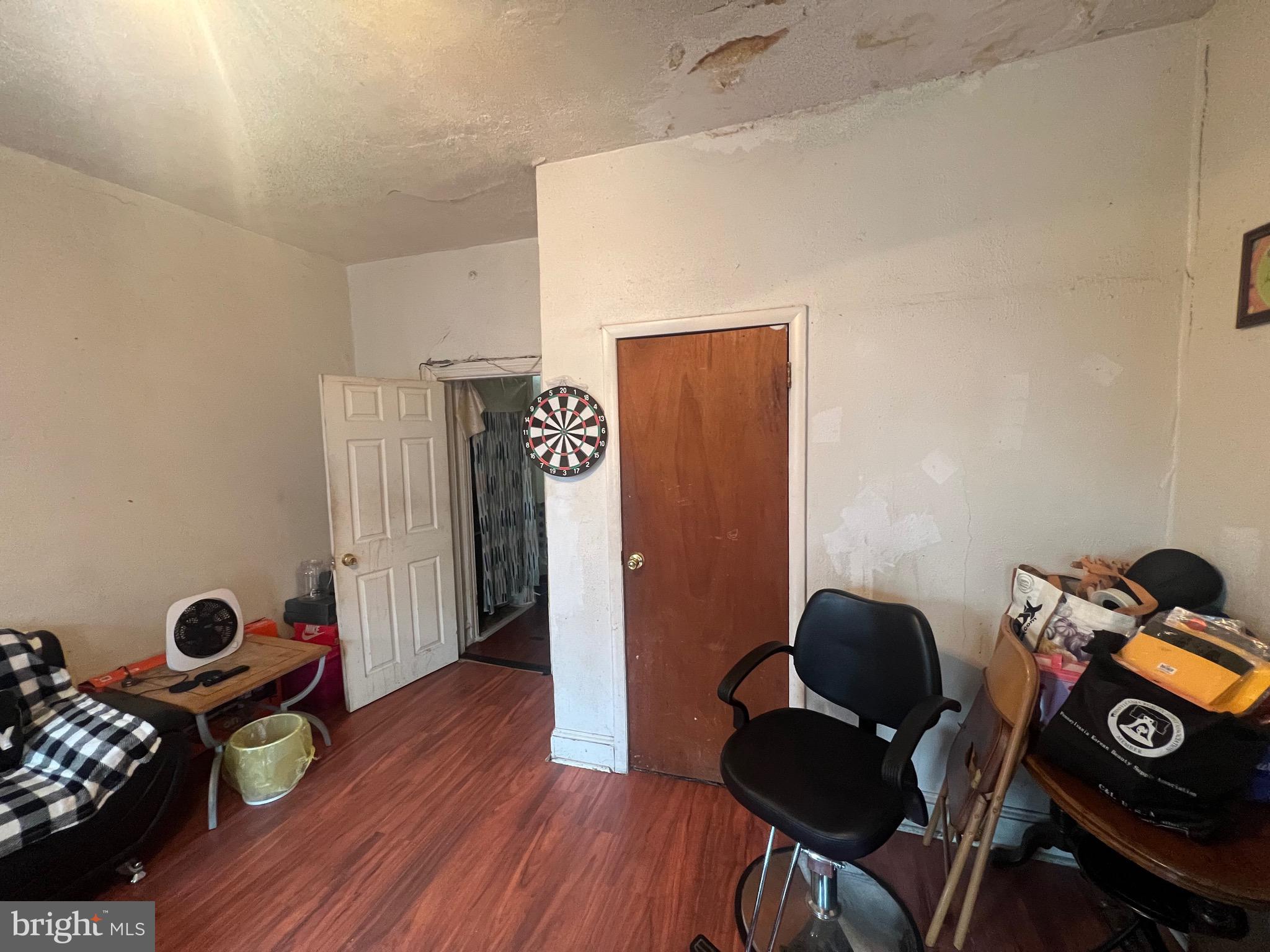 POINT BREEZE - Residential Income