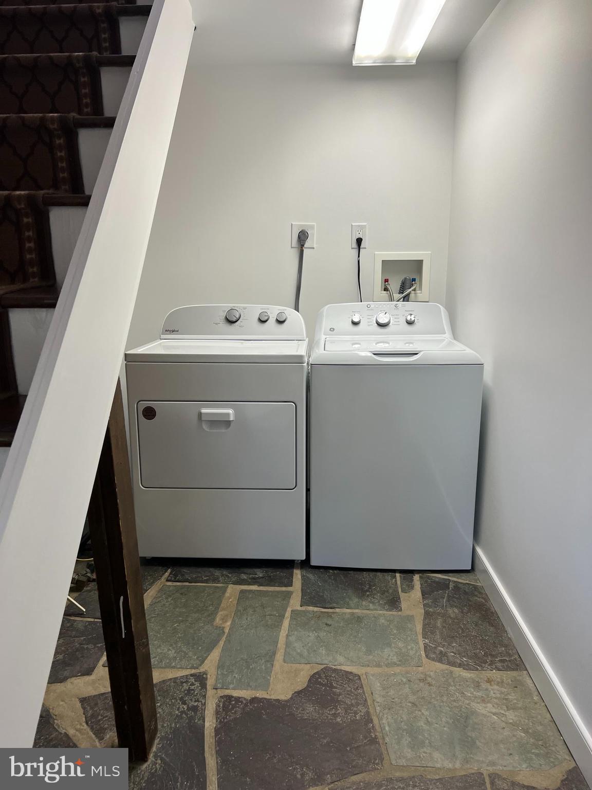 WHITE OAK - Residential Lease