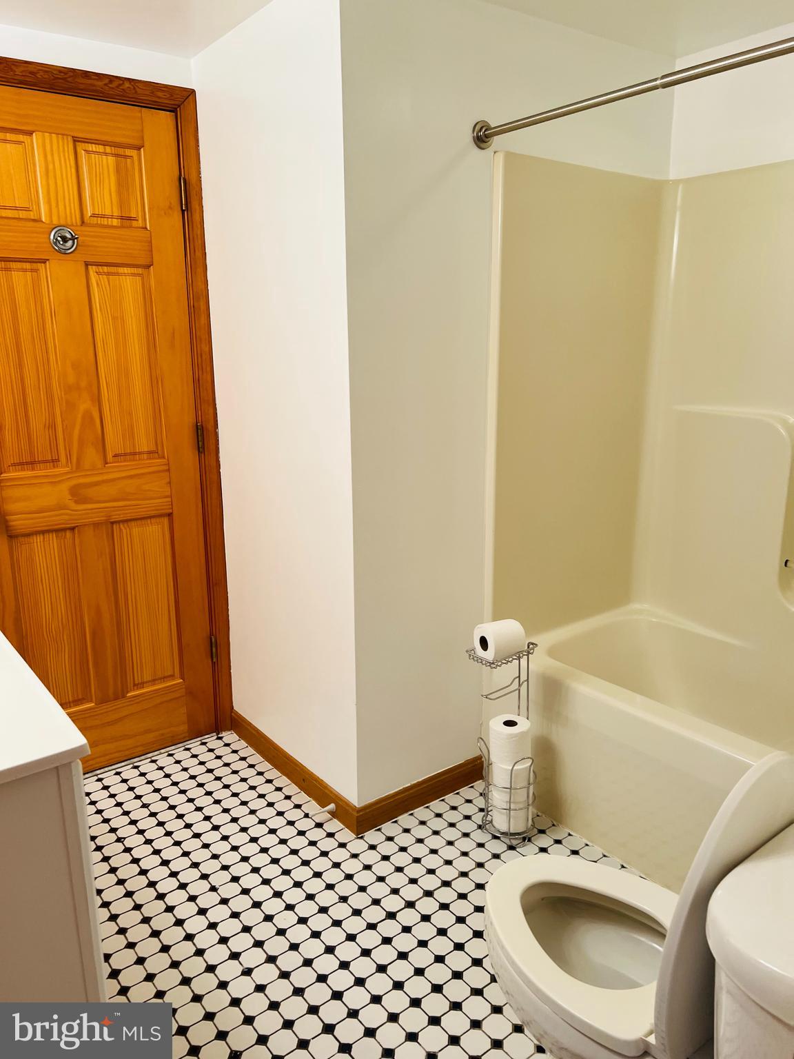 WHITE OAK - Residential Lease