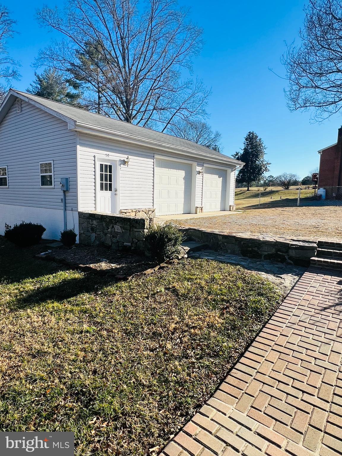 WHITE OAK - Residential Lease