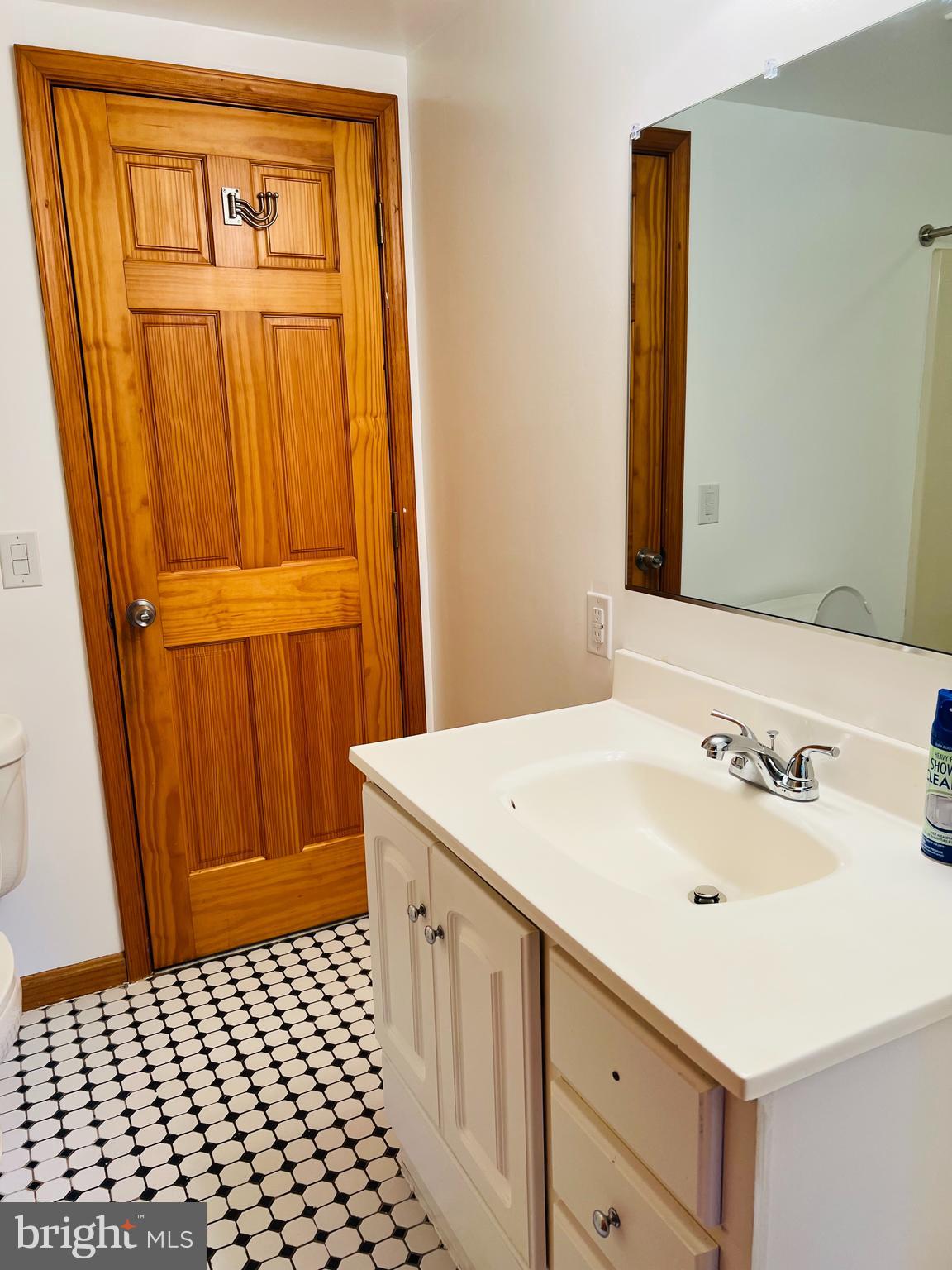 WHITE OAK - Residential Lease