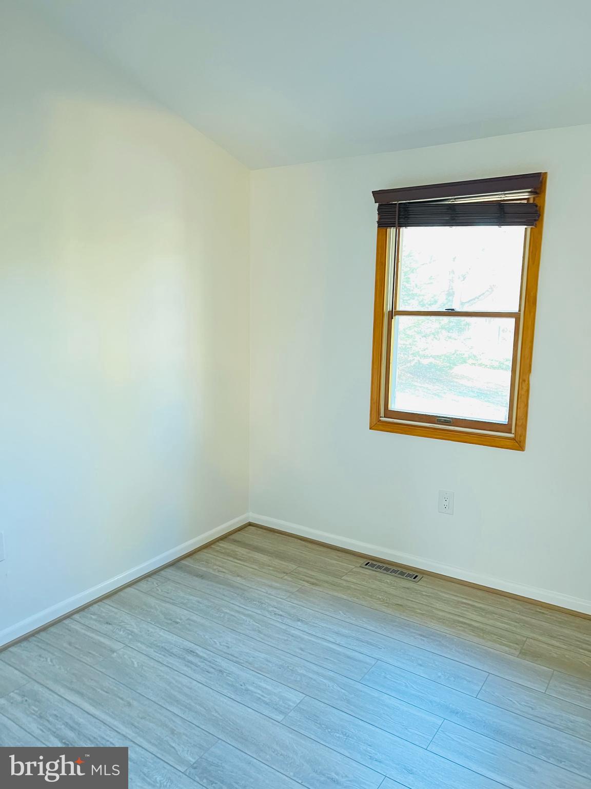 WHITE OAK - Residential Lease