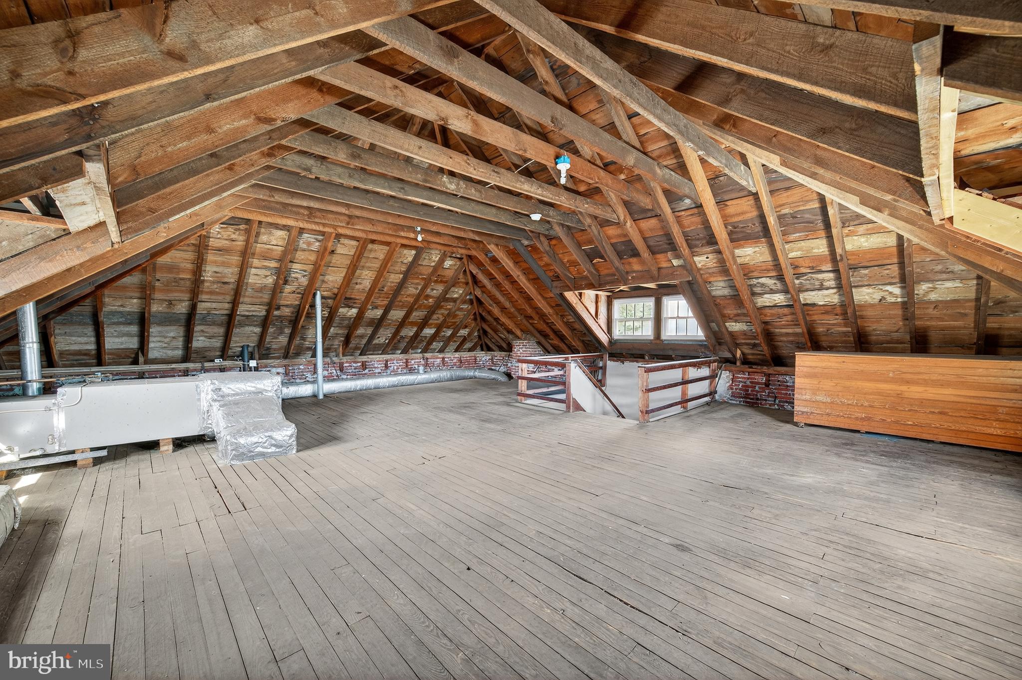 NORTH END - Residential