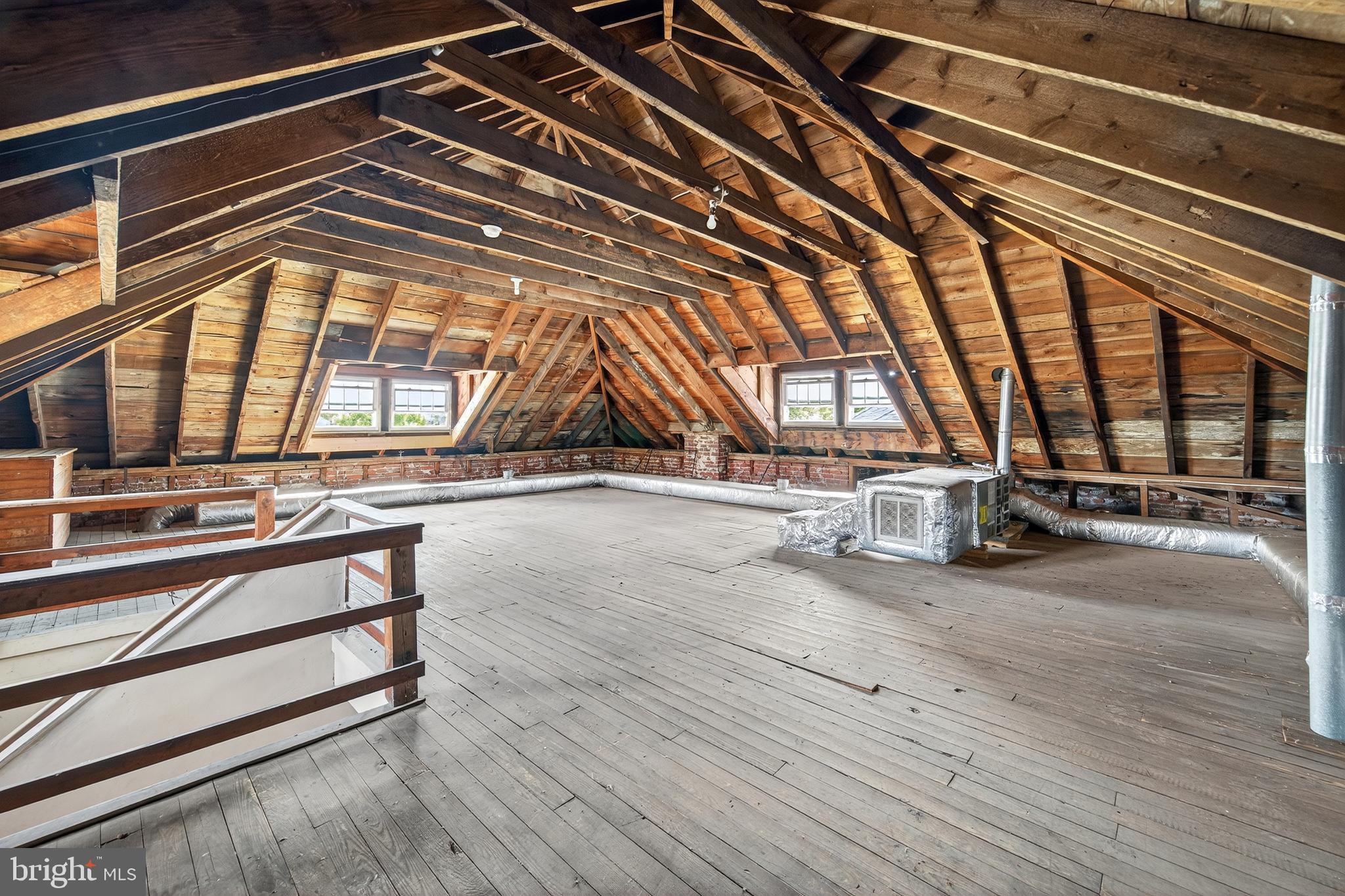 NORTH END - Residential