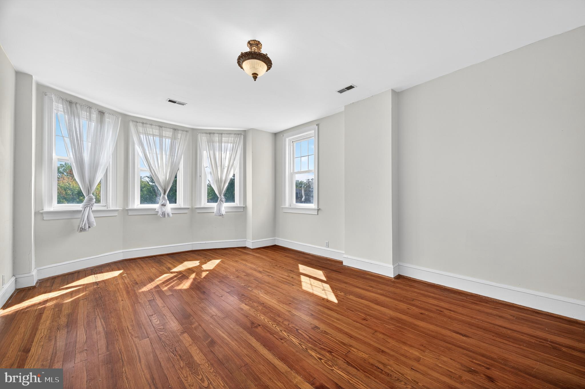 NORTH END - Residential