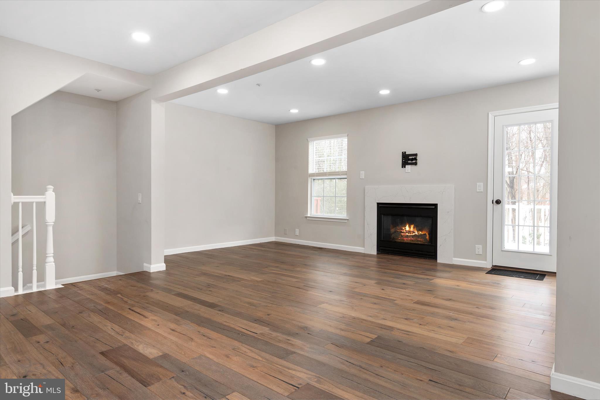 SEVEN OAKS - Residential