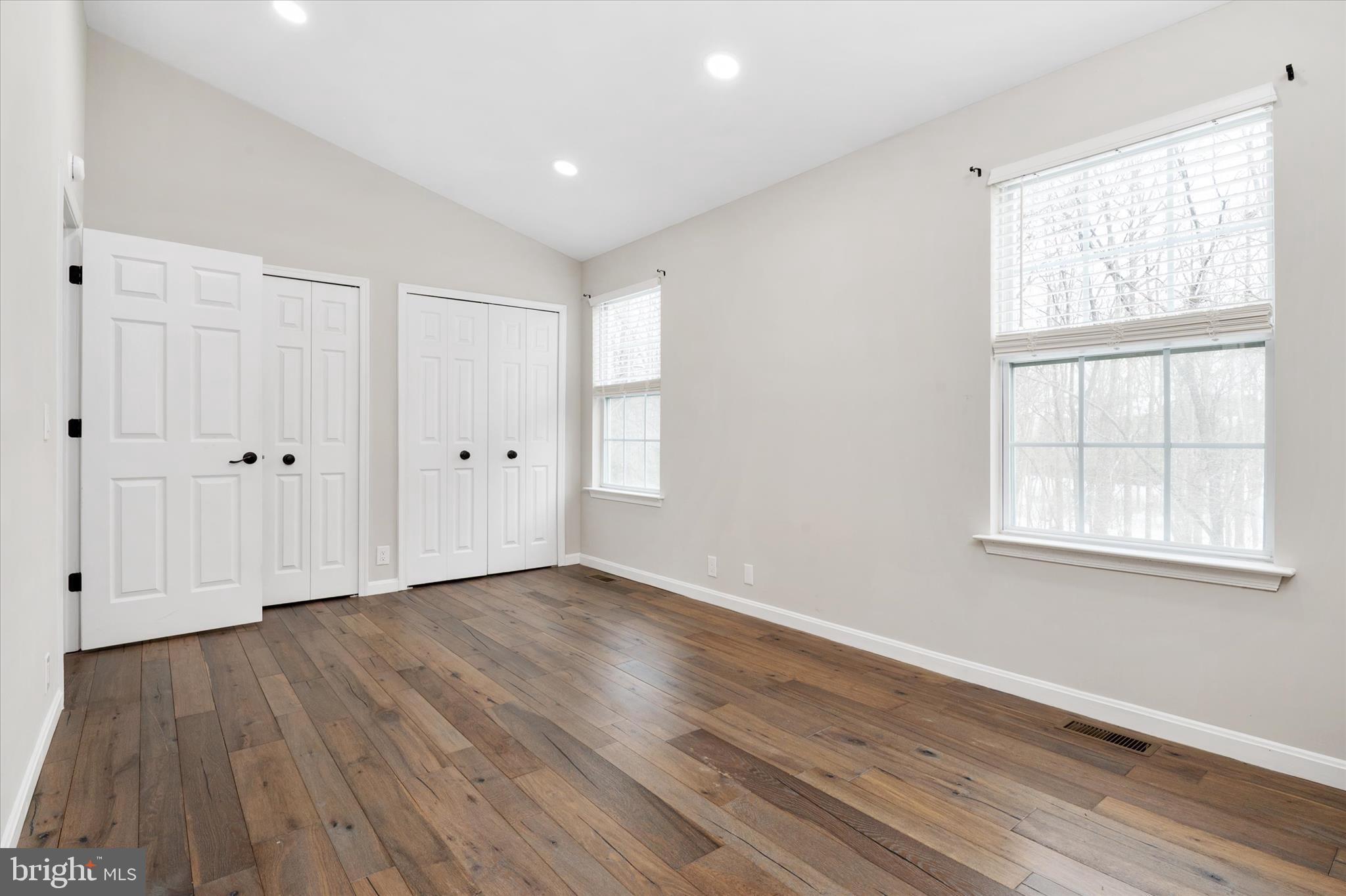 SEVEN OAKS - Residential