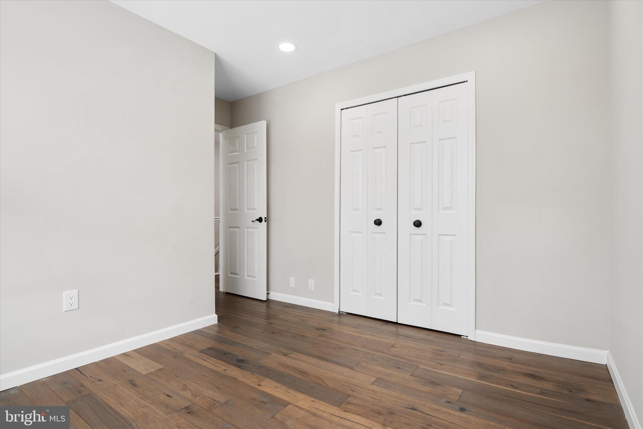 SEVEN OAKS - Residential