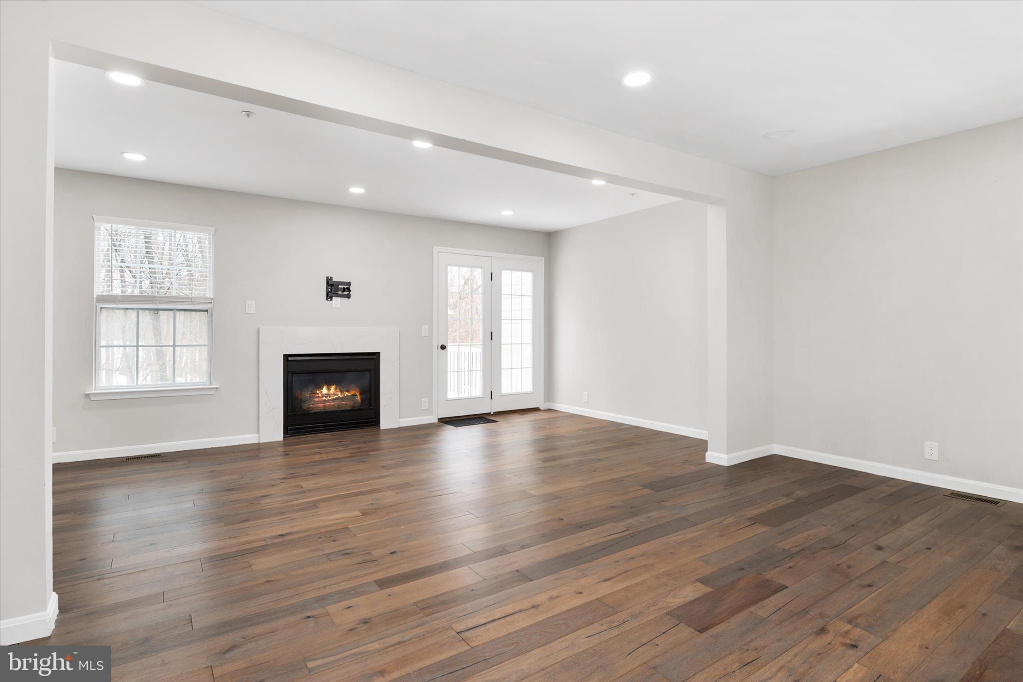 SEVEN OAKS - Residential