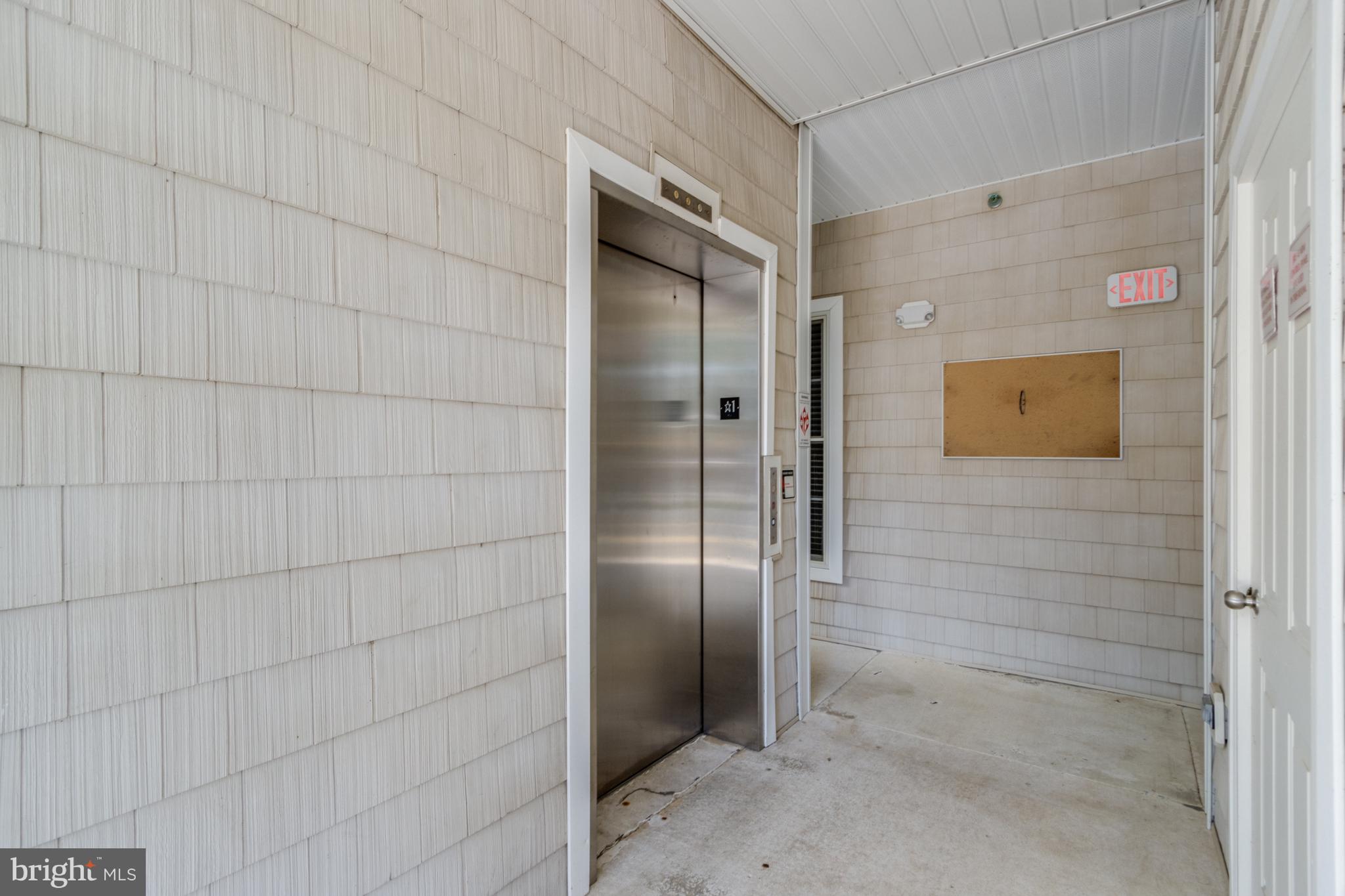 19999 SANDY BOTTOM CIRCLE 6301