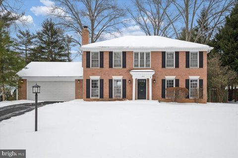 Photo of 4913 Bluebonnet Court, ROCKVILLE, MD 20853 (MLS # MDMC2214522)