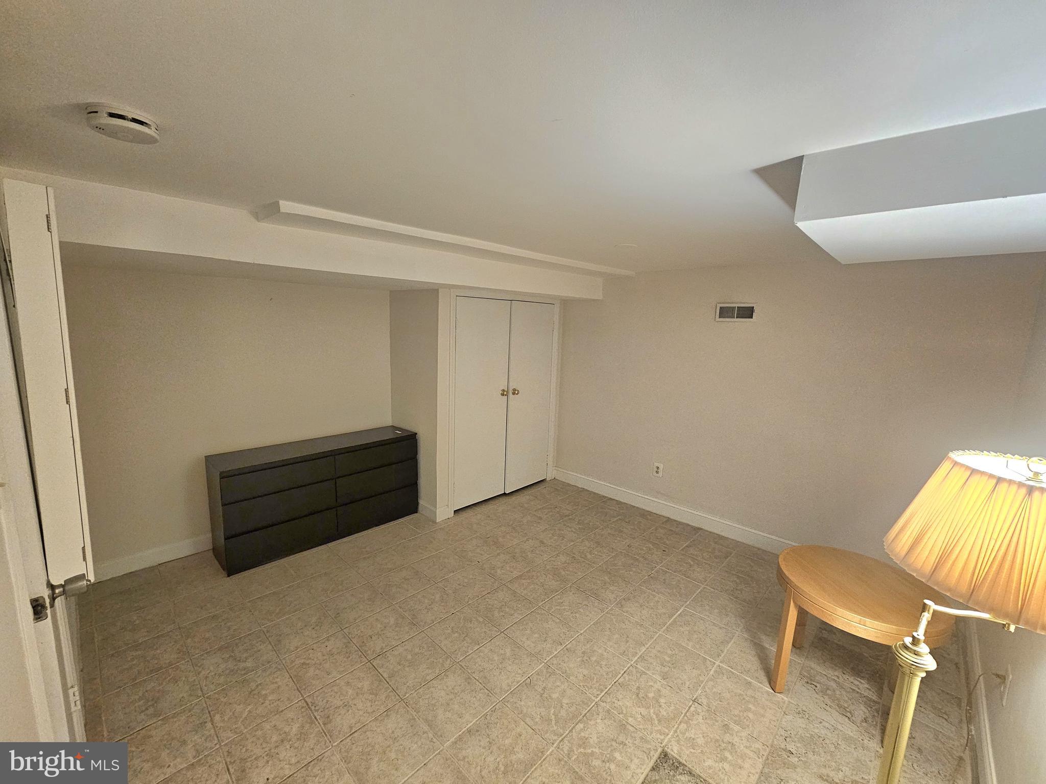 BROYHILL PARK - Residential Lease