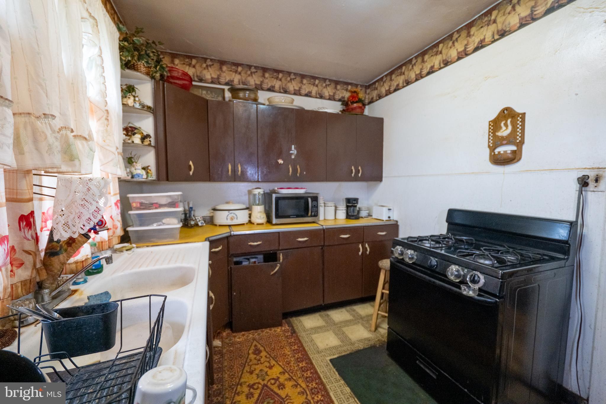 WEST OAK LANE - Residential