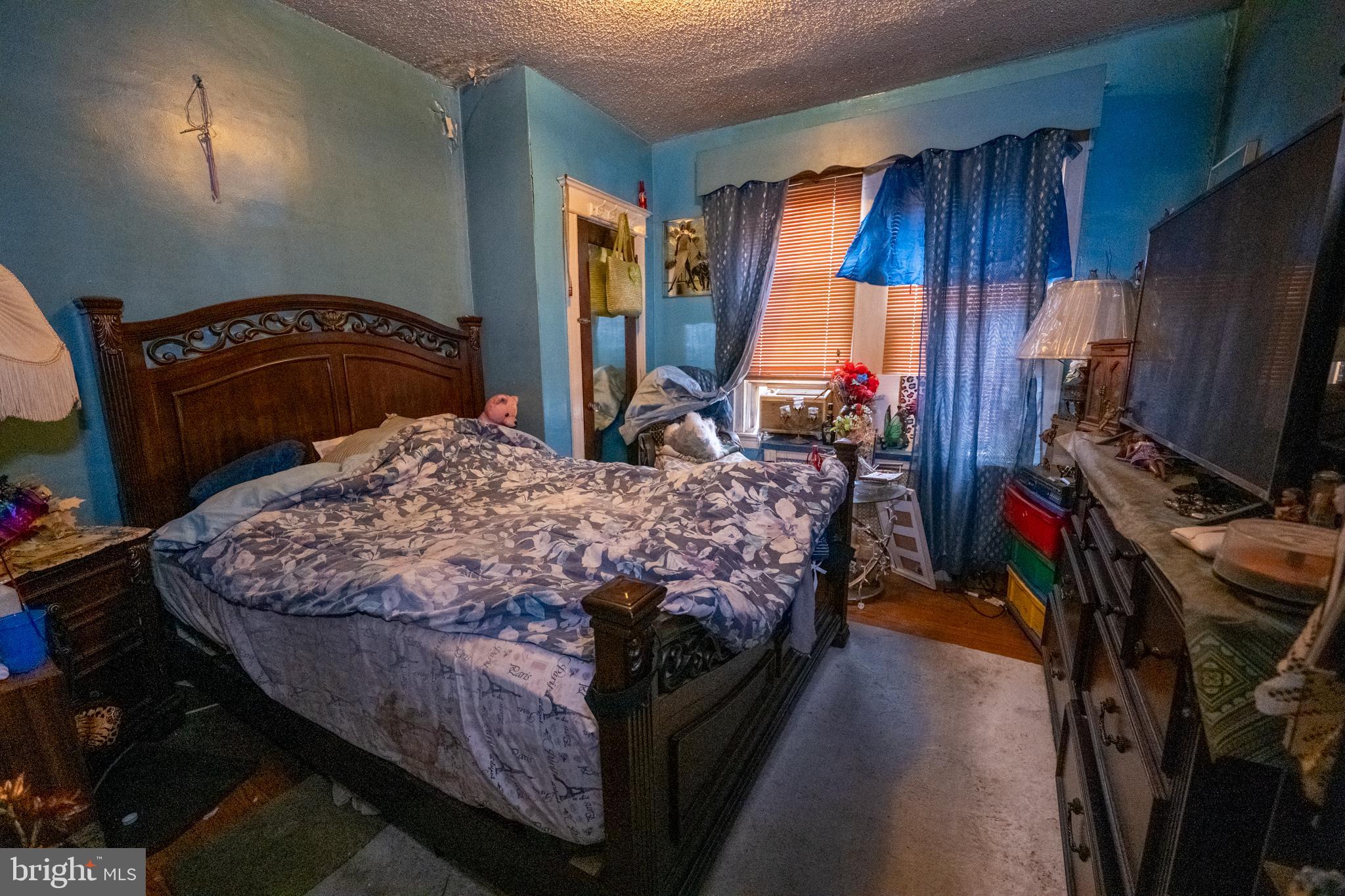 WEST OAK LANE - Residential
