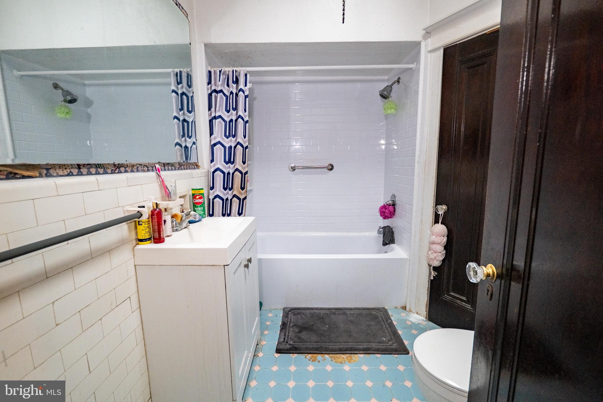 WEST OAK LANE - Residential