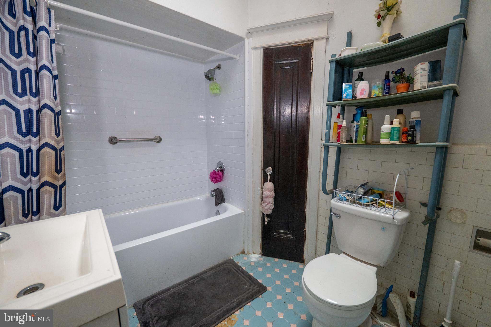 WEST OAK LANE - Residential