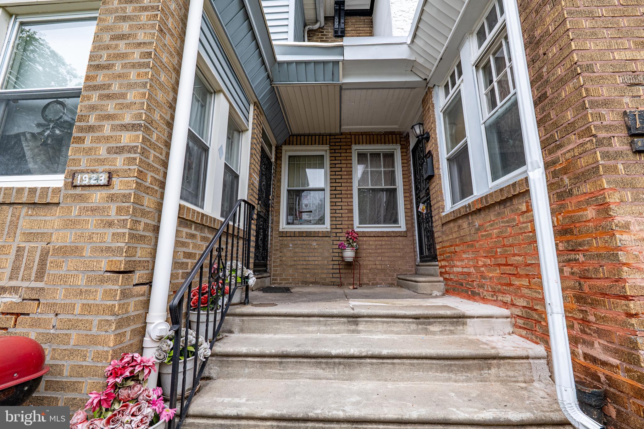 WEST OAK LANE - Residential