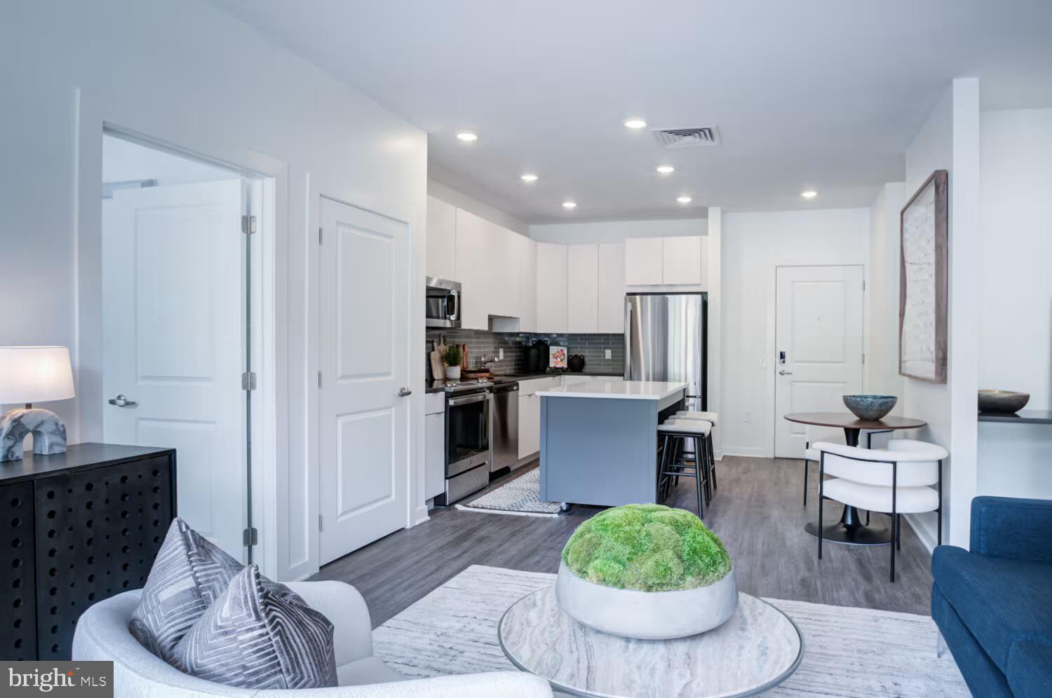 501-31 N COLUMBUS BOULEVARD 1537