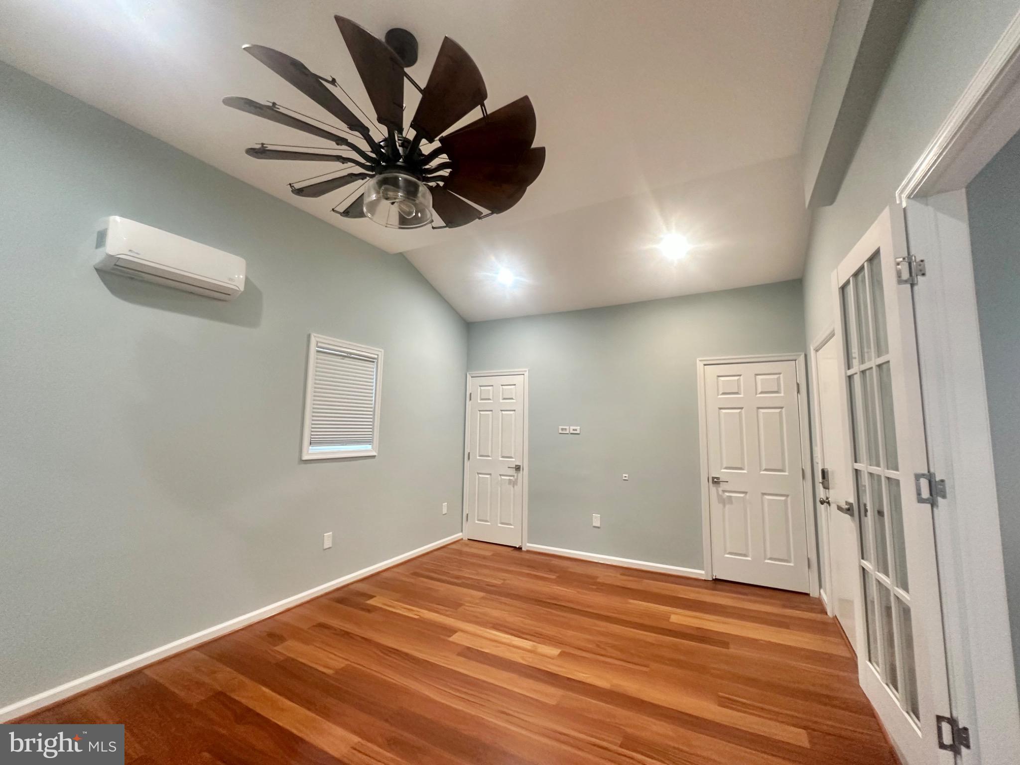 WOODLAWN TERRACE - Residential