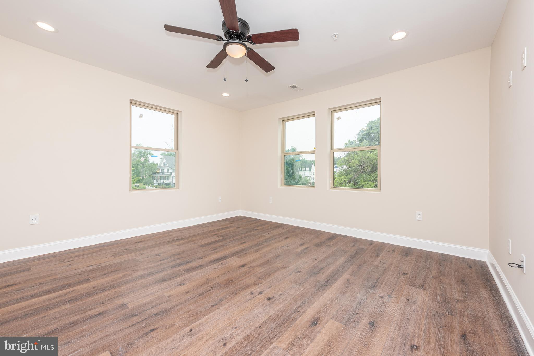 WINDSOR HILLS - Residential
