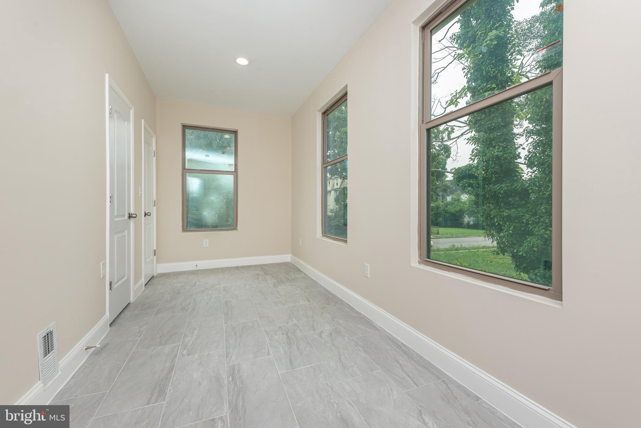WINDSOR HILLS - Residential