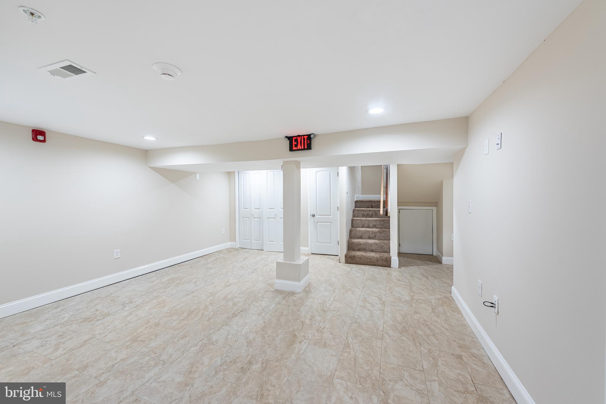 WINDSOR HILLS - Residential