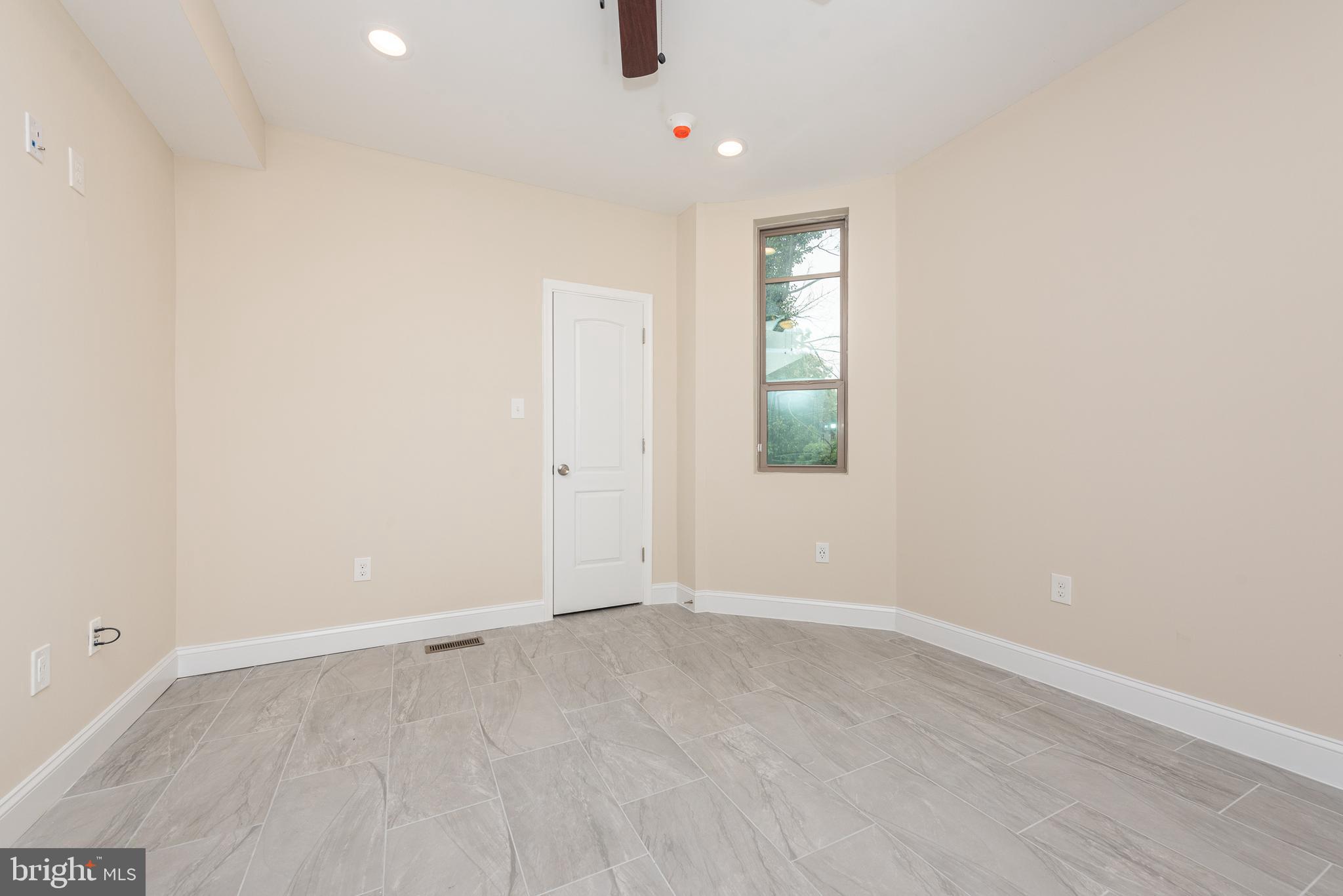 WINDSOR HILLS - Residential